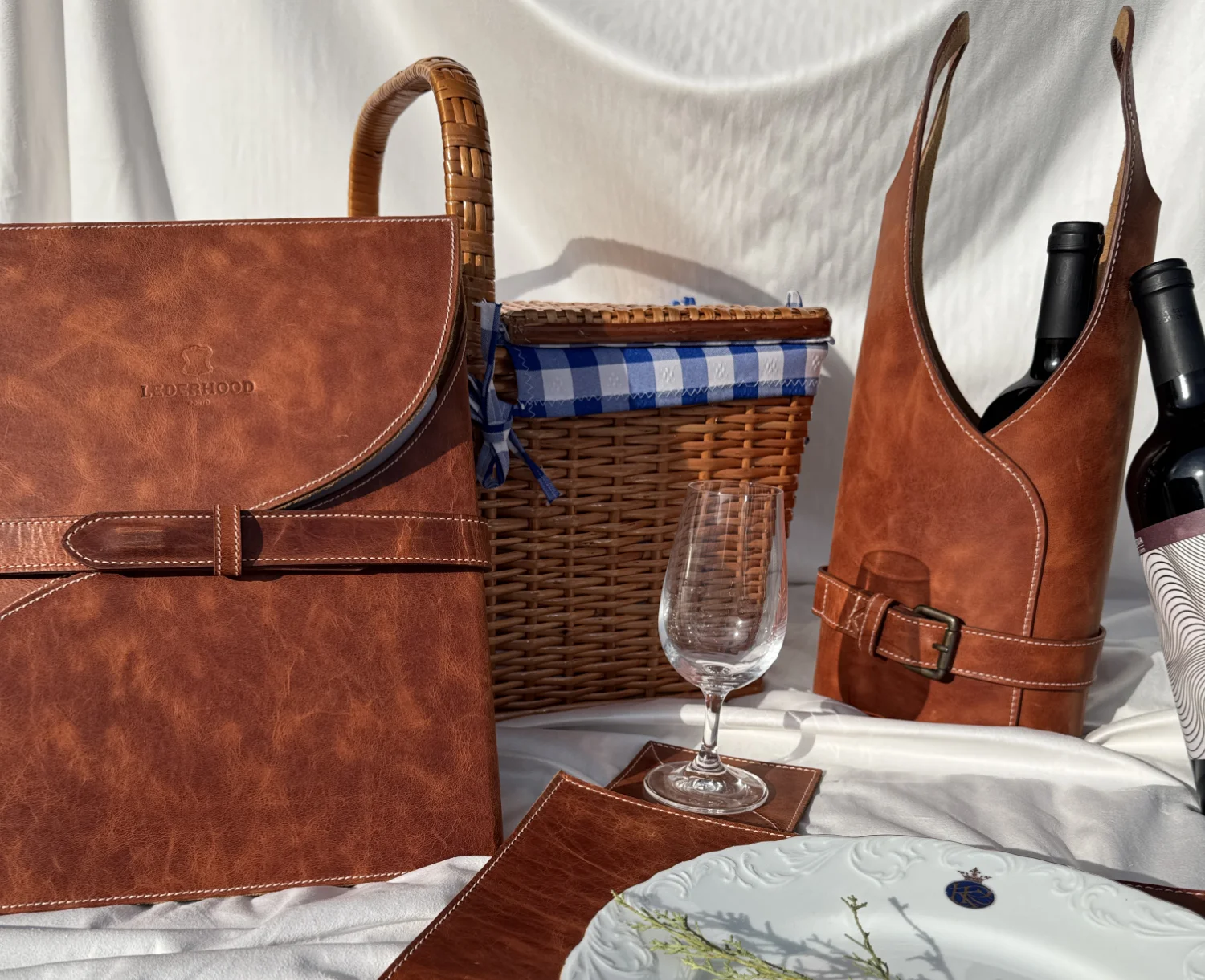 All Leather Products: How to Create a Coherent Design Throughout Your Space