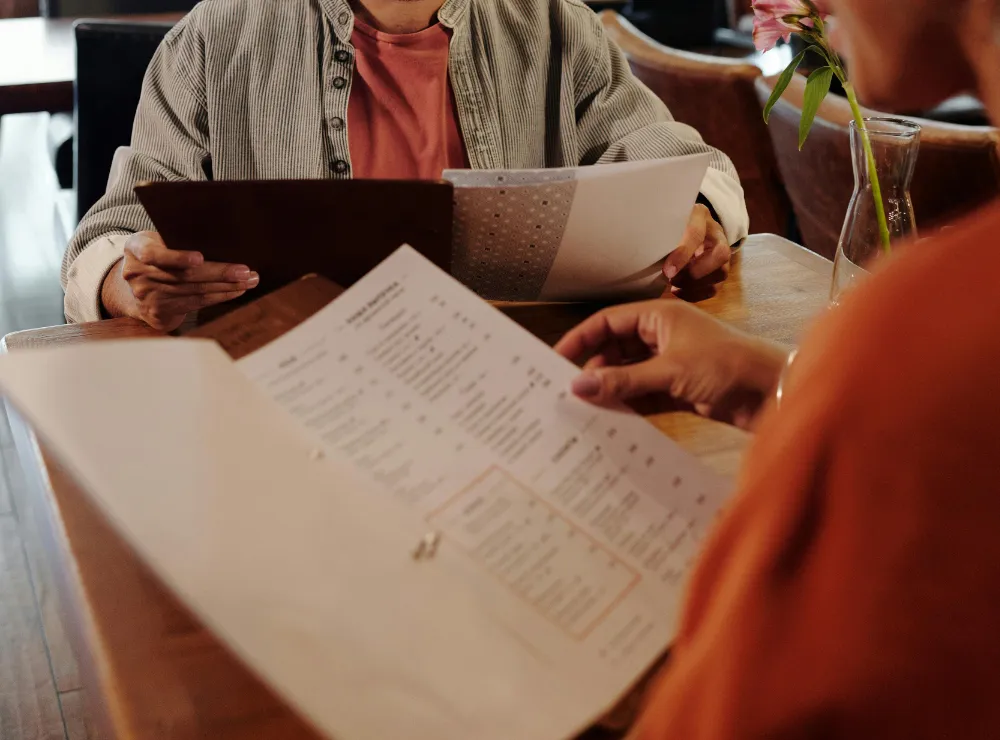 Por Que Escolher Menus em Couro para Restaurantes Modernos